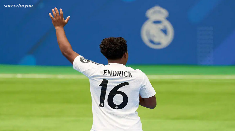 Endrick is presented as a player of Real Madrid